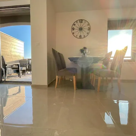 Apartment Anchora - Near Family-Friendly Beach Pjescana Uvala Exterior photo