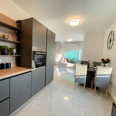 Apartment Anchora - Near Family-Friendly Beach Pjescana Uvala Exterior photo