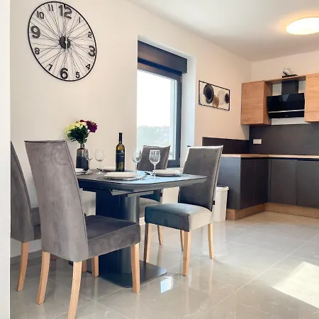 Apartment Anchora - Near Family-Friendly Beach Pjescana Uvala Exterior photo