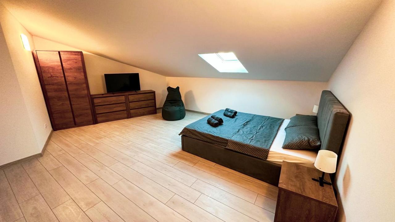 Anchora - Near Family-friendly