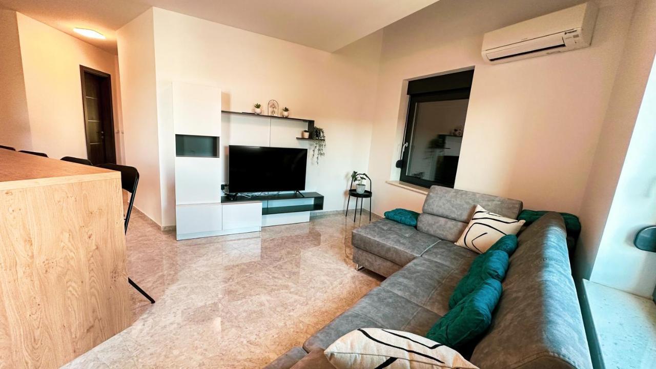 Apartment Anchora - Near Family-friendly Pjescana Uvala